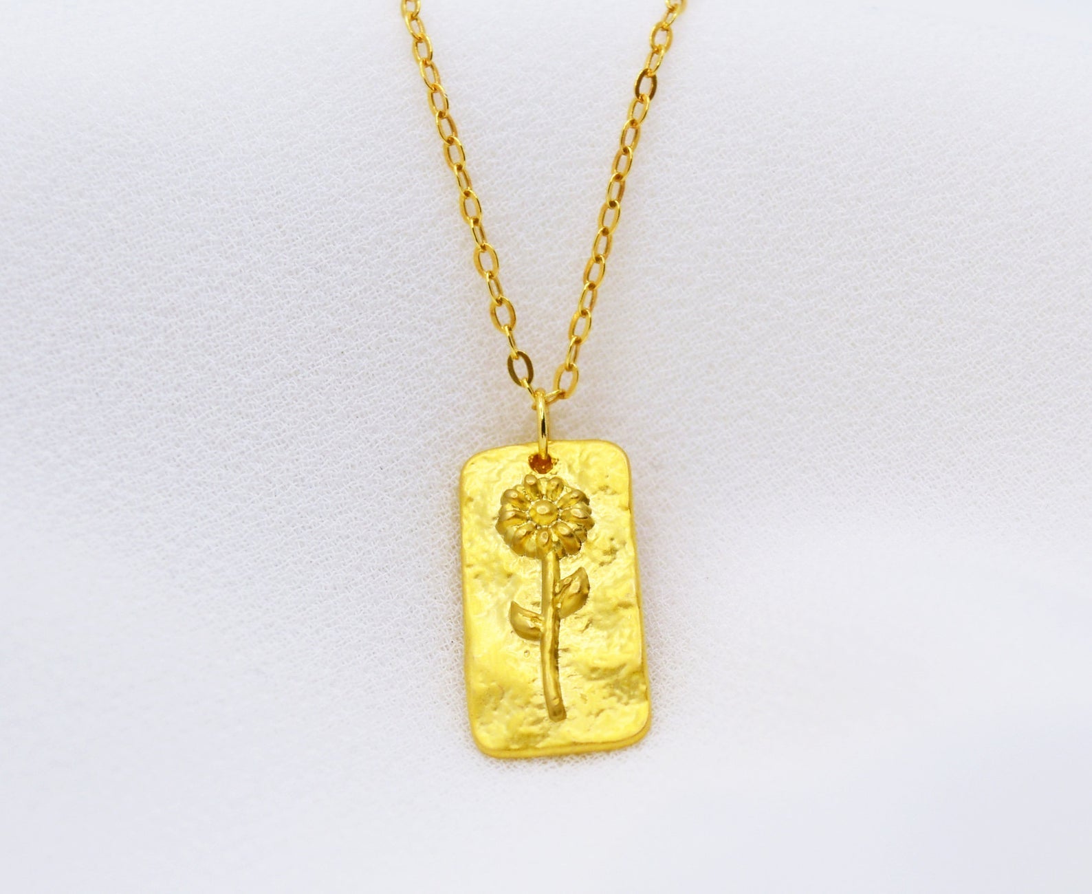 April Birth Flower Necklace, Birthstone Stone Necklace, Daisy Birth Flower Necklace, Mom Gift, Personalized Necklace, Push Present