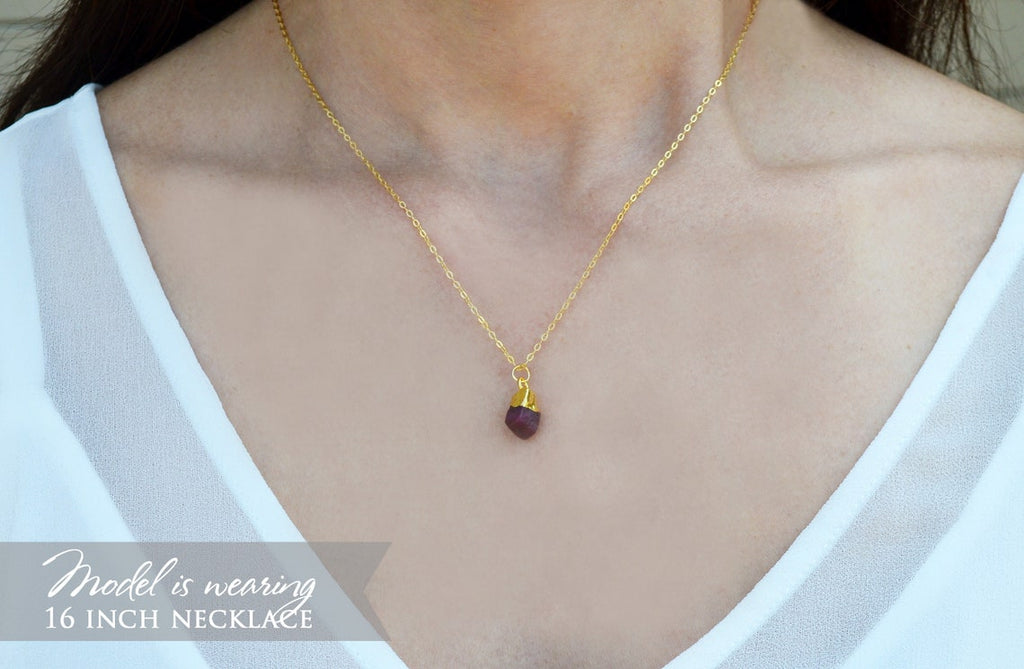 Dainty Emerald Raw Birthstone Necklace, May Birthstone Necklace, Bridesmaid Gift, Layering Necklace. Gift for Mom
