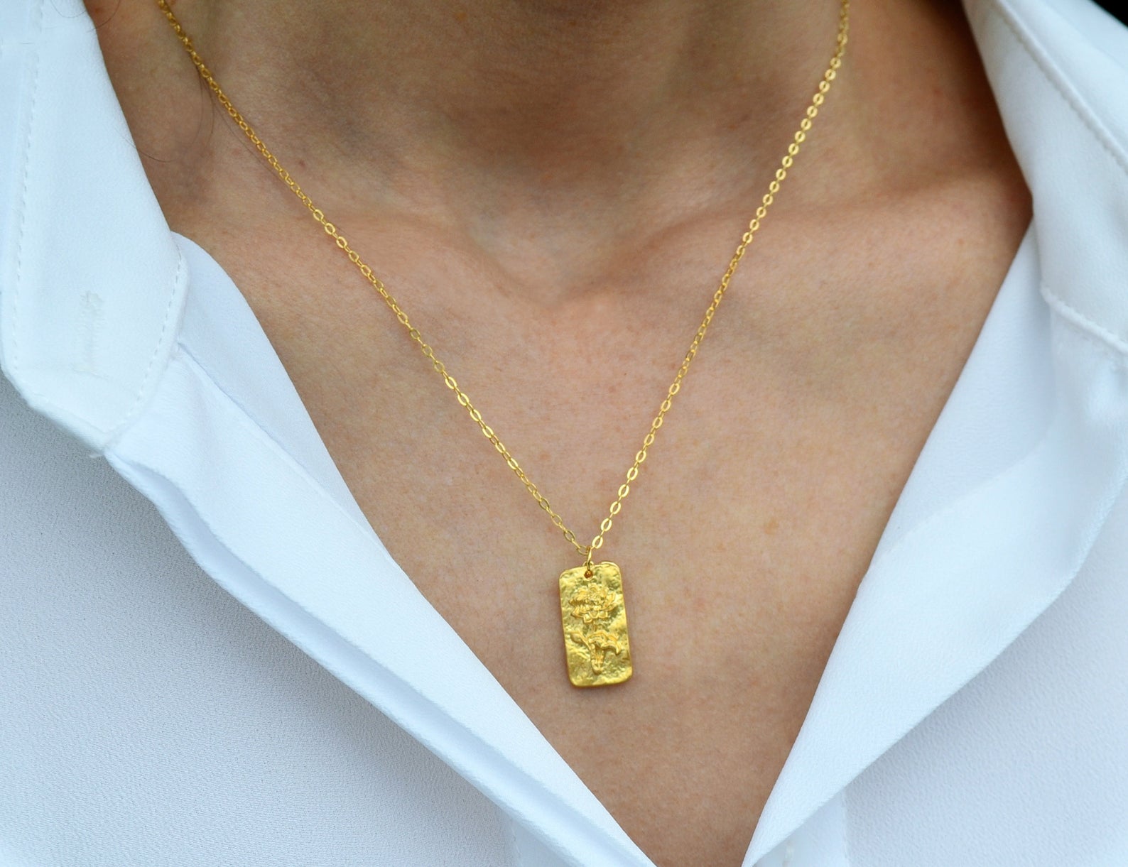 May Birth Month Flower Necklace, Birthstone Stone Necklace, Lily of the Valley Necklace, Mom Gift, Personalized Necklace, Push Present